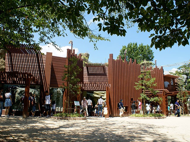 神戸市立王子動物園クマ舎