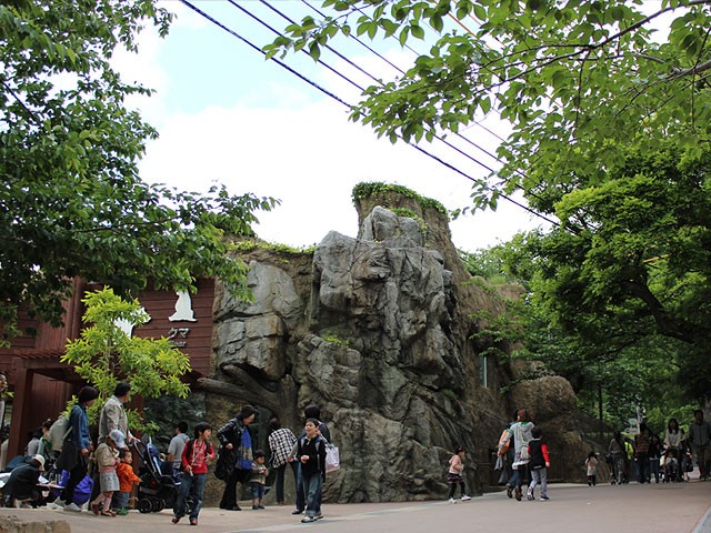 神戸市立王子動物園クマ舎