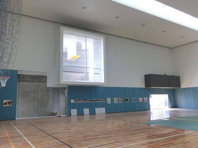 斑鳩小学校屋内運動場