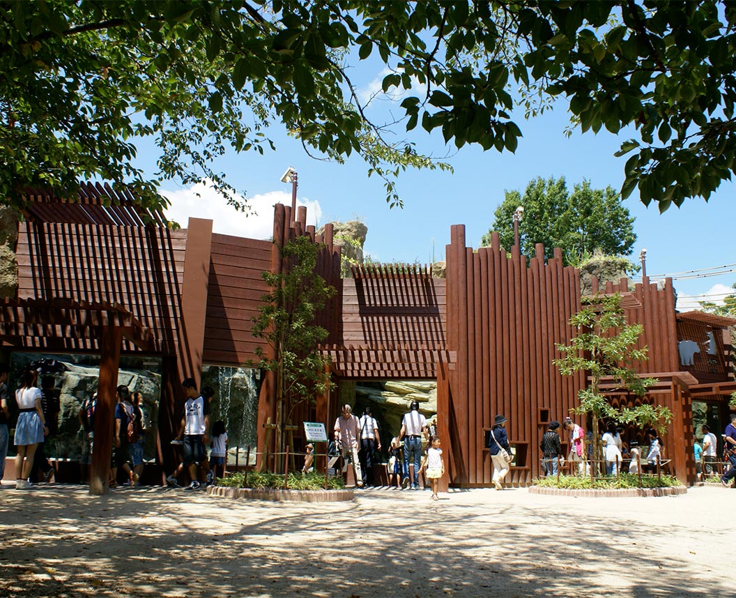 神戸市立王子動物園クマ舎