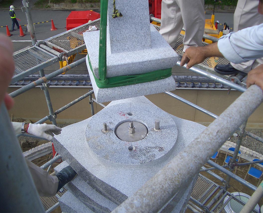 覚勝寺納骨堂多宝塔