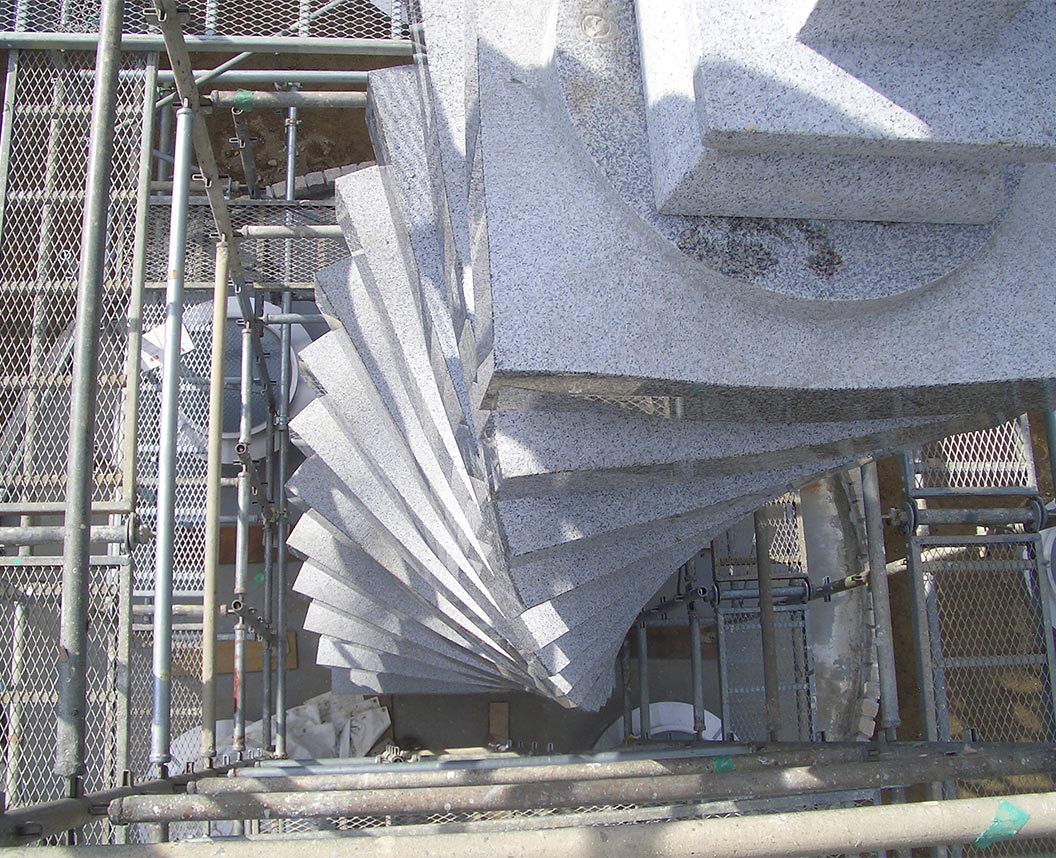 覚勝寺納骨堂多宝塔