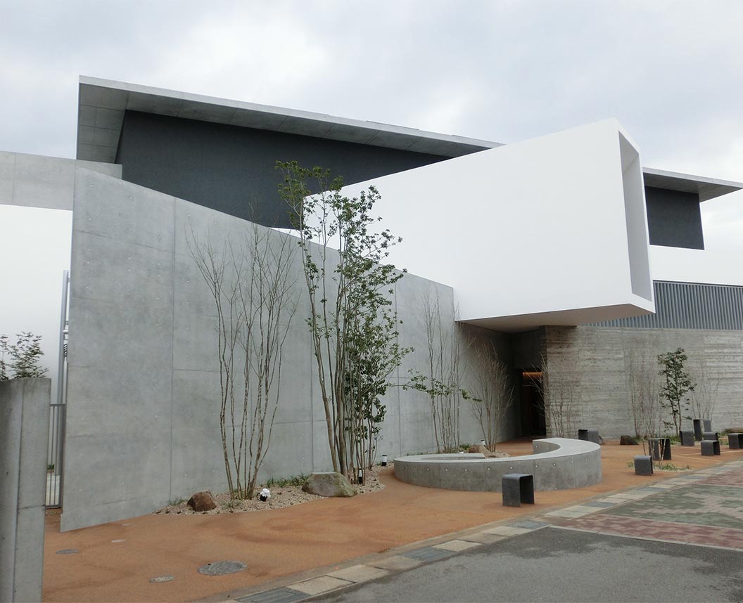 斑鳩小学校屋内運動場