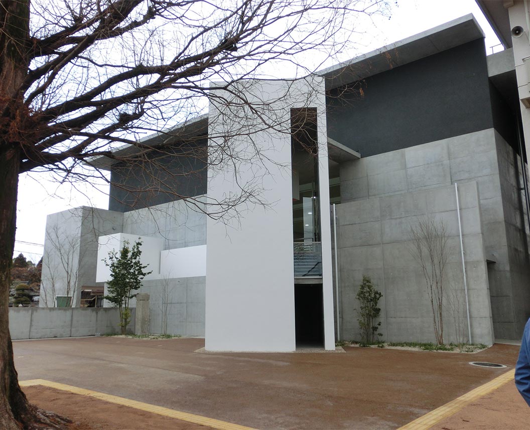 斑鳩小学校屋内運動場