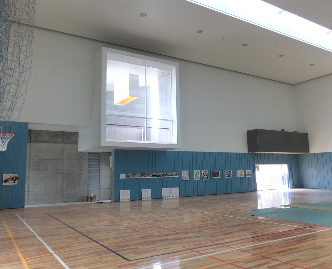 斑鳩小学校屋内運動場
