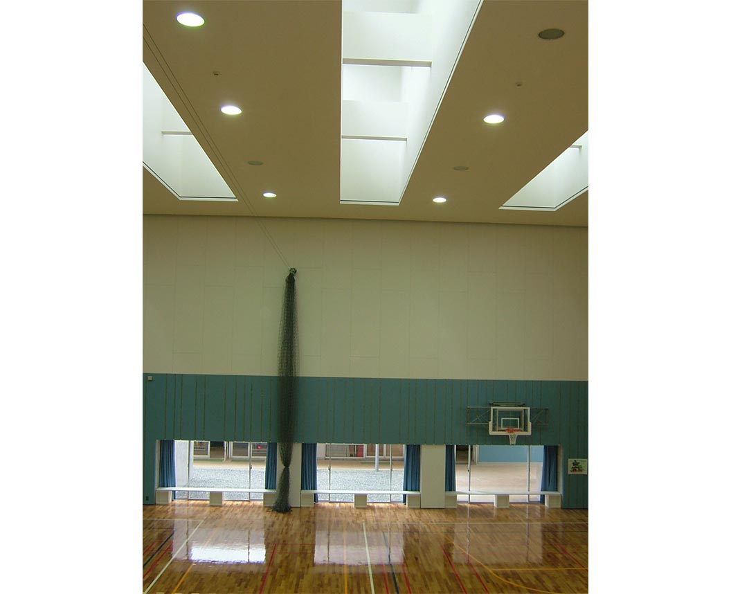 斑鳩小学校屋内運動場